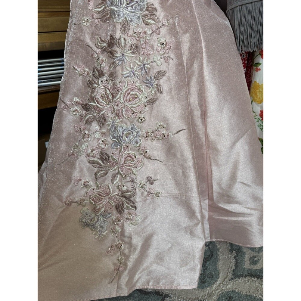 NEW Madison James Blush Pink Dress Sz 8 Floral Embroidered Floral Prom Wedding - Picture 13 of 16